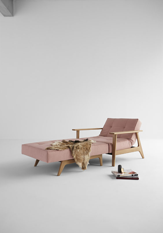 pink daybed
